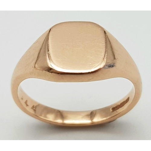 555 - A 9K Rose Gold Signet Ring. Size G. 2.6g weight.