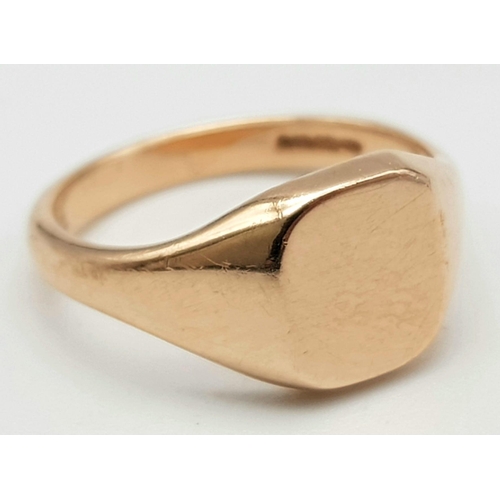 555 - A 9K Rose Gold Signet Ring. Size G. 2.6g weight.