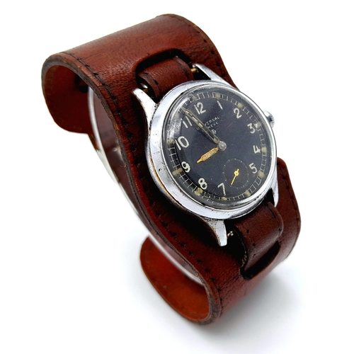 225 - A Rare Vintage Universal Geneve Mechanical Gents Watch. Double leather strap. Stainless steel case -... 