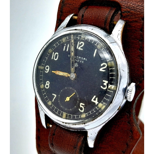 225 - A Rare Vintage Universal Geneve Mechanical Gents Watch. Double leather strap. Stainless steel case -... 