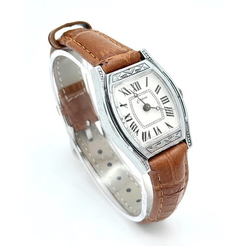 536 - An Vintage Endura Mechanical Tank Ladies Watch. Brown leather strap. Stainless steel case - 28mm. Wh... 