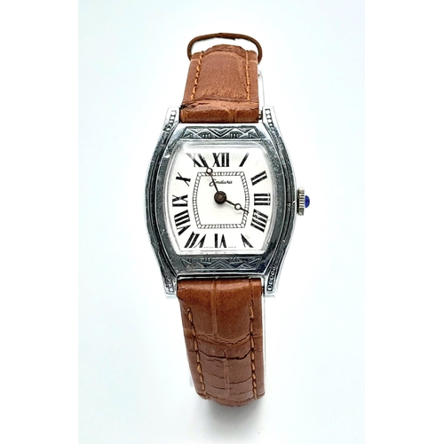 536 - An Vintage Endura Mechanical Tank Ladies Watch. Brown leather strap. Stainless steel case - 28mm. Wh... 