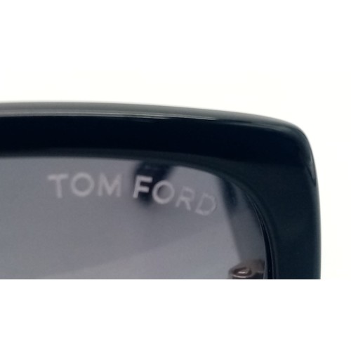 445 - A pair of Tom Ford Katrine sunglasses with original velvet case. 60.19 135-2 ref:16294