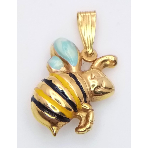 596 - A PRETTY 9K YELLOW GOLD ENAMELLED BUMBLEBEE CHARM/PENDANT, WEIGHT  1.4G AND SIZE 18MM WIDE APPROX