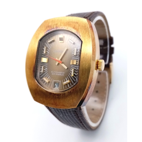 773 - A Vintage Automatic Caravelle Gents Watch. Brown leather strap. Gilded stainless steel case - 38mm. ... 