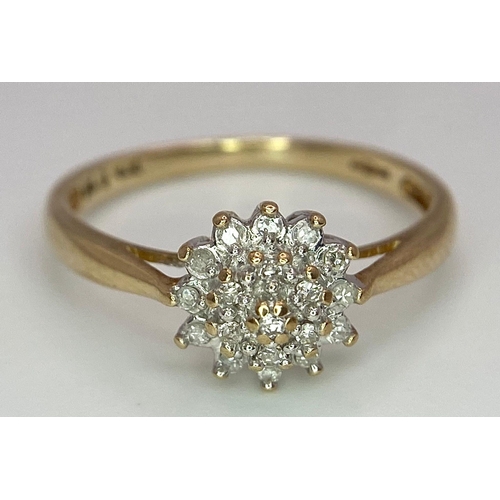 915 - 9K YELLOW GOLD DIAMOND CLUSTER RING, WEIGHT 1.7G SIZE M