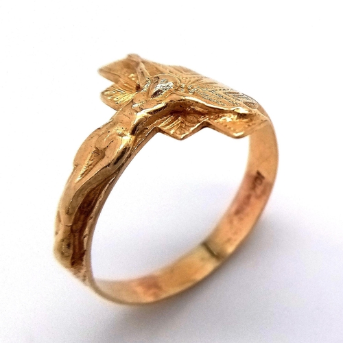 610 - AN UNIQUE HANDMADE 9K YELLOW GOLD CROSS/CRUCIFIX RING, WEIGHT  2.3G SIZE Q