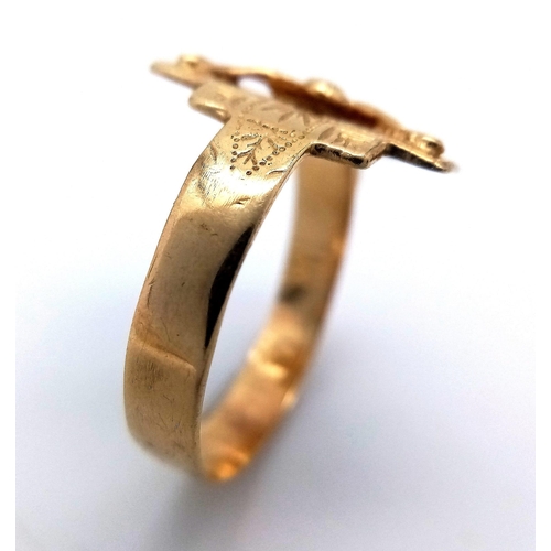 610 - AN UNIQUE HANDMADE 9K YELLOW GOLD CROSS/CRUCIFIX RING, WEIGHT  2.3G SIZE Q