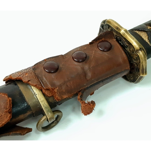 648 - WW2 Japanese Officers Type 98 Shin-Guntō Sword. Leather combat scabbard (torn into two pieces). Nice... 