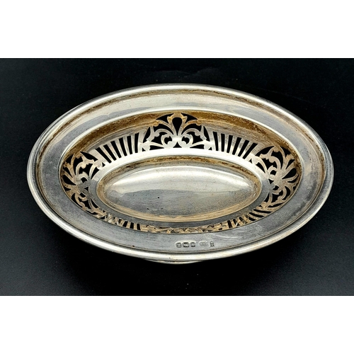 767 - An antique sterling silver bonbon dish with fabulous pierced patterns. Full Sheffield hallmarks, 191... 