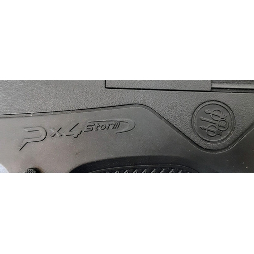 778 - A Beretta PX4 Storm C02 Air Pistol - With a Double Action System. In very good condition. Comes with... 