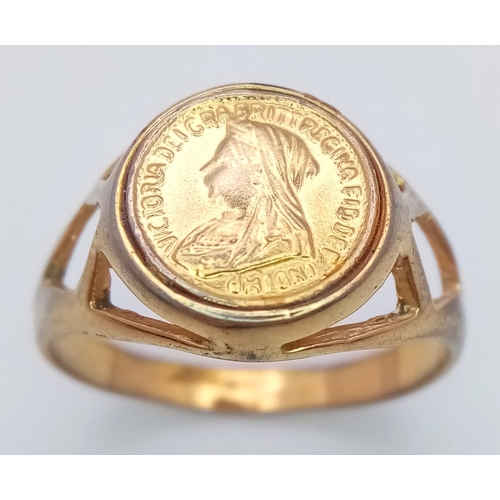 827 - A VICTORIAN 18K GOLD RING WITH A PORTRAIT OF QUEEN VICTORIA AT CENTRE .    2.9gms   size S