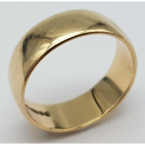 769 - A 9K GOLD BAND RING  .    3.5gms   size M