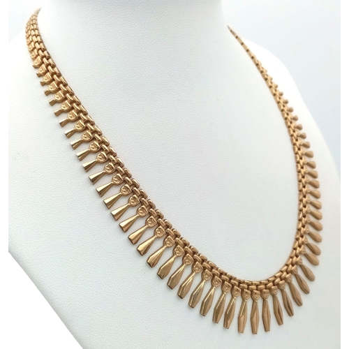 806 - A FABULOUS DESIGNER GRADUATED CHOKER NECKLACE IN 9K GOLD WITH SAFETY CATCH .   18 8gms