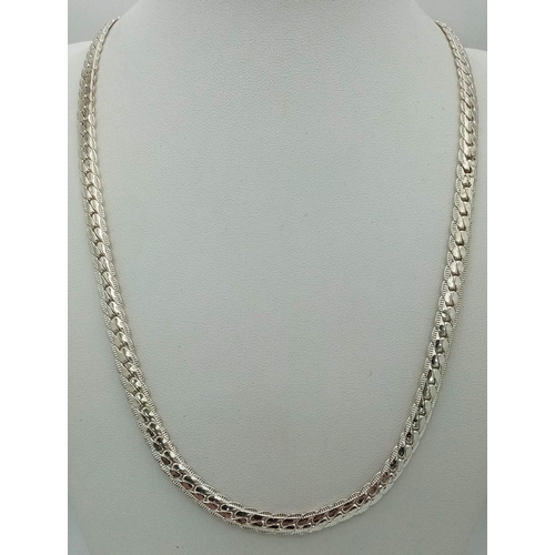 52 - A very good condition 925 silver matching set of snake chain necklace and bracelet, total weight 43g... 