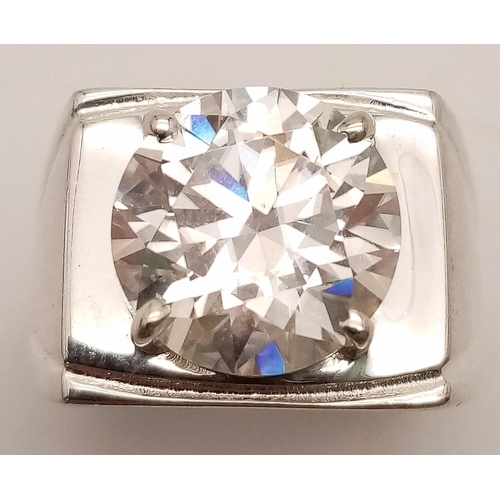 240 - A 6.10ct White Moissanite Gents Ring set in 925 Silver. Size S. 10.5g total weight. Ref: CD-1250