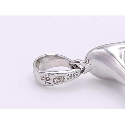 1392 - A CHARMING 18K WHITE GOLD DIAMOND SET HIGH HEEL SHOE CHARM, APPROX 0.35CT, WEIGHT 3G