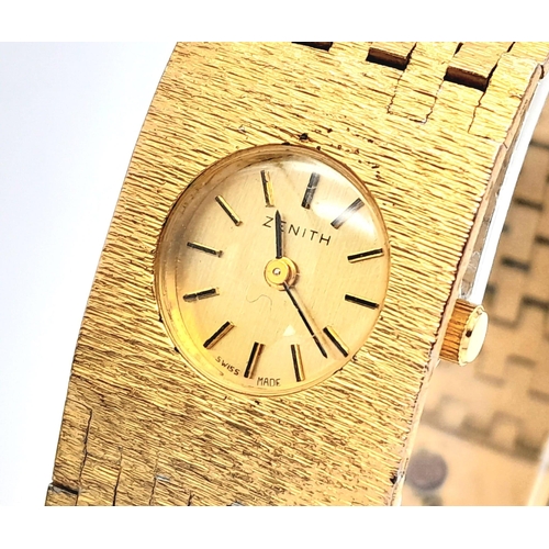 262 - A Gold Plated Zenith Ladies mechanical Watch. Gold plated bracelet and case - 21mm. Gold tone dial. ... 