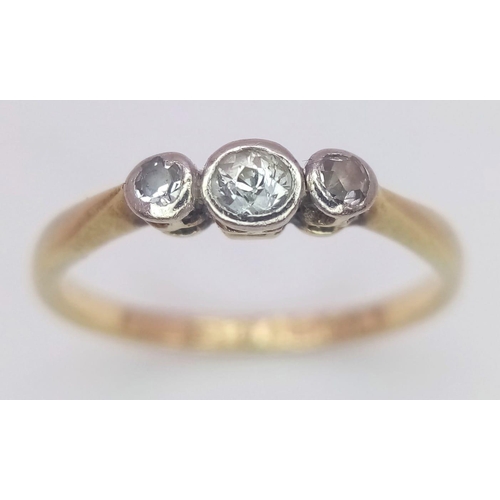 275 - An antique 18 K yellow gold ring with a trilogy of old cut diamonds. Size: M, weight: 1.9 g.