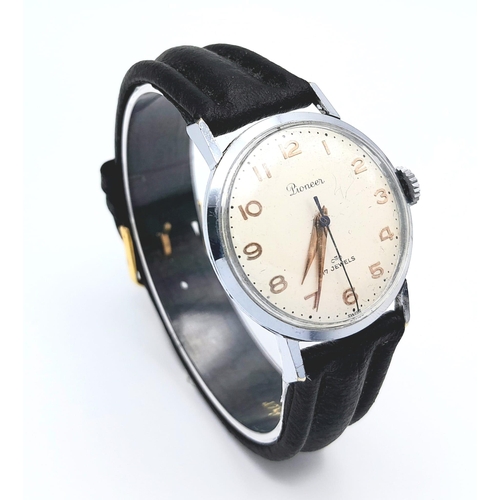 466 - A Vintage Pioneer Mechanical 17 Jewels Gents Watch. Black leather strap. Stainless steel case - 32mm... 