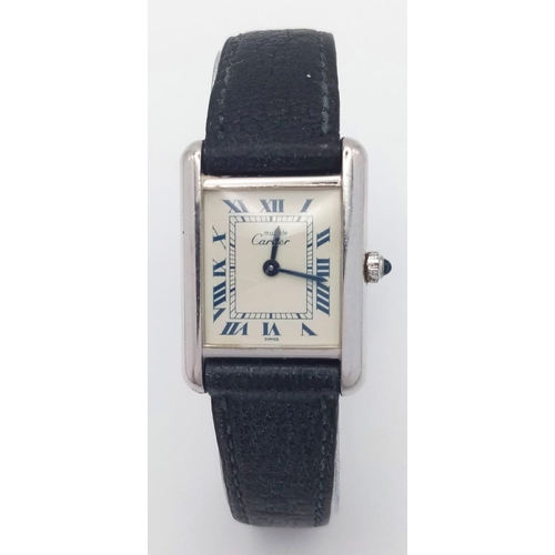 179 - A Vintage Must de Cartier Tank Quartz Ladies Watch. Black leather strap. 925 silver case - 21mm. Cre... 