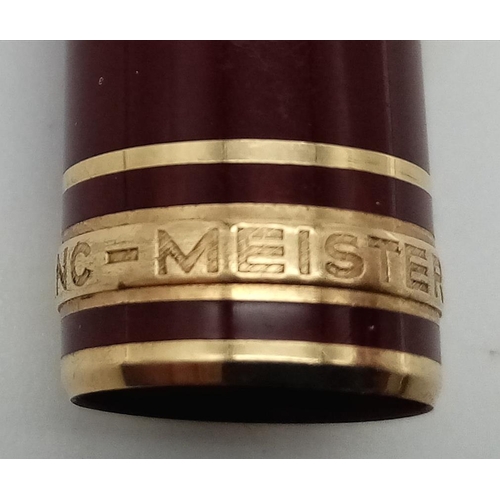 439 - A MONT BLANC MEISTERSTUCK CLASSIC BORDEAUX COLOUR FOUNTAIN PEN, WITH 14K YELLOW GOLD PEN NIB, IN GOO... 