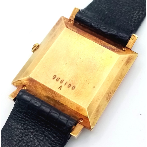 95 - A Vintage Jaeger Le Coultre Thin Mechanical Gents Watch. Black leather strap. 18K gold case - 27mm. ... 