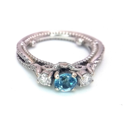 103 - A STUNNING 18K WHITE GOLD DIAMOND & TOPAZ TRILOGY RING, APPROX 0.40CT TOPAZ CENTRE AND 0.45CT DIAMON... 