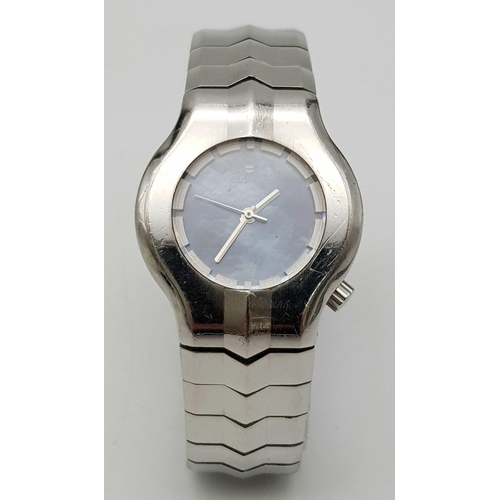 116 - A Tag Heuer Alter Ego Quartz Ladies Watch. Stainless steel bracelet and case - 29mm. Mother of pearl... 