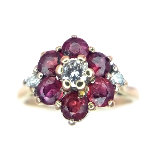 138 - 18K WHITE GOLD DIAMOND & RED STONE (POSSIBLY RUBIES) CLUSTER RING, WEIGHT 4G SIZE P