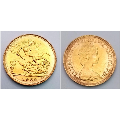 149 - A 22K GOLD HALF SOVEREIGN DATED 1982 .