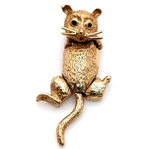 60 - A DELIGHTFUL 9K GOLD PUSSY PENDANT WITH EMERALD EYES .    7.4gms    4cms