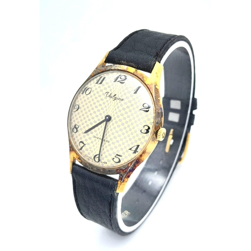 1290 - A Vintage Valgine Mechanical Gents Watch. Black leather strap. Gilded stainless steel case - 34mm. C... 