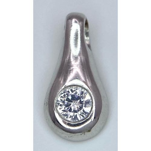 1224 - 9K WHITE GOLD CZ STONE SET PENDANT - 1.2G TOTAL WEIGHT