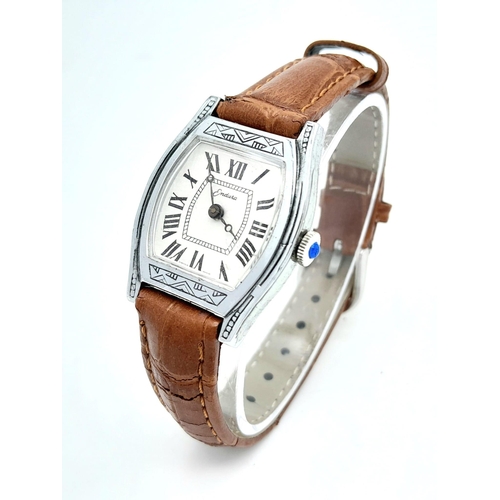 1202 - An Vintage Endura Mechanical Tank Ladies Watch. Brown leather strap. Stainless steel case - 28mm. Wh... 