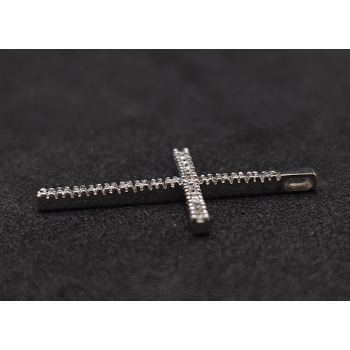 1187 - 18K WHITE GOLD DIAMOND SET CROSS PENDANT, APPROX 0.15CT DIAMONDS, WEIGHT 1.3G, SIZE 25X17MM APPROX