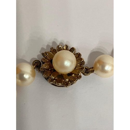 1017 - Vintage  JKA PEARL NECKLACE with SILVER CLASP. Attractive Single row of individually knotted evenly ... 