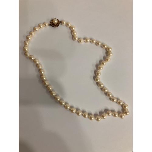 1017 - Vintage  JKA PEARL NECKLACE with SILVER CLASP. Attractive Single row of individually knotted evenly ... 