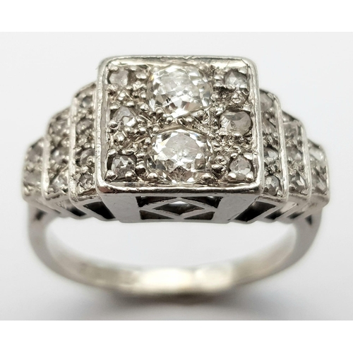 19 - A VINTAGE PLATINUM  DIAMOND RING, APPROX 0.65CT DIAMONDS TOTAL, WEIGHT 6.8G SIZE M