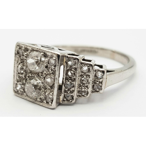 19 - A VINTAGE PLATINUM  DIAMOND RING, APPROX 0.65CT DIAMONDS TOTAL, WEIGHT 6.8G SIZE M