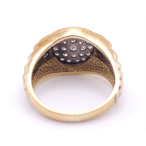 26 - AN IMPRESSIVE 18K 2 COLOUR GOLD  DIAMOND SET RING INSPIRED BY THE ROLEX DESIGN, APPROX 0.50CT DIAMON... 