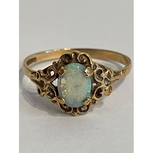 434 - Vintage 9 carat GOLD and OPAL RING. Consisting a fire OPAL set in a  Classic rococo scroll mount. Fu... 