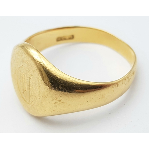 44 - A Vintage 18K Yellow Gold Gents Signet Ring. Size X. 12.2g weight.