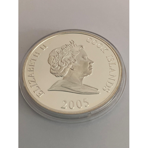 469 - SILVER DOLLAR COIN Commemorating the life of William Shakespeare. Minted by the  Cook Islands in 200... 