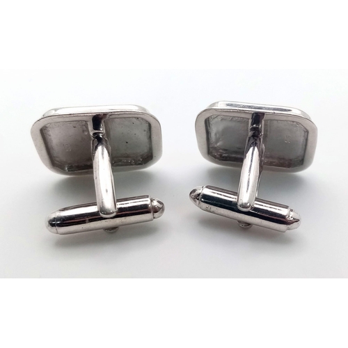 825 - PAIR OF STERLING SILVER WITH MOTHER OF PEARL INLAY BAR CUFFLINKS, WEIGHT 15.5G