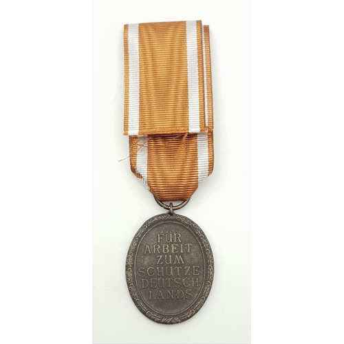 925 - WW2 German West Wall Medal Awarded to those who had built or served on the Siegfried Line.