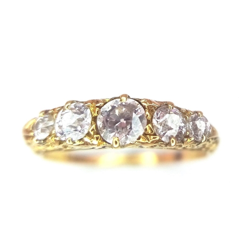 96 - AN ANTIQUE 18K YELOW GOLD DIAMOND 5 STONE SET RING, WITH APPROX 0.60CT OLD CUT DIAMONDS, WEIGHT 2.5G... 