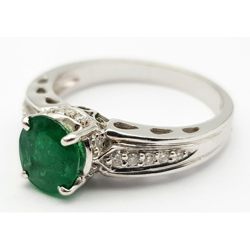 236 - 14K WHITE GOLD DIAMOND & EMERALD RING, WITH APPROX 0.75CT OVAL EMERALD CENTRE, WEIGHT 3.8G SIZE N