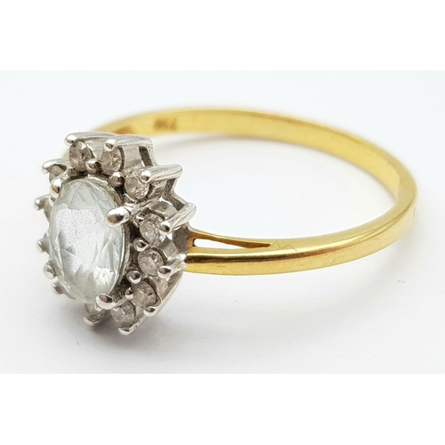 313 - 18K YELLOW GOLD STONE SET CLUSTER RING, WEIGHT 2.3G SIZE M