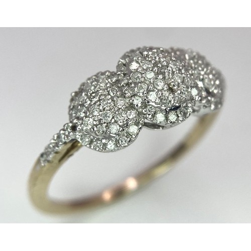 467 - A FANCY 9K YELLOW GOLD TRIPLE DIAMOND CLUSTER RING, APPROX 0.70CT DIAMONDS (5 stones missing), WEIGH... 